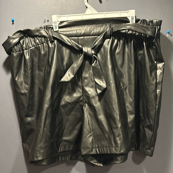 Jolie & Joy Faux Leather Shorts With Belt - Picture 1 of 7
